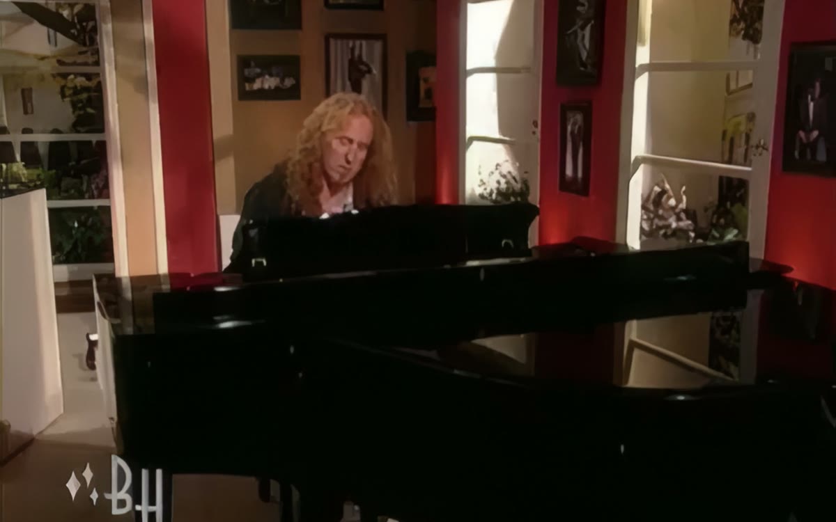 Still from Elf Garden